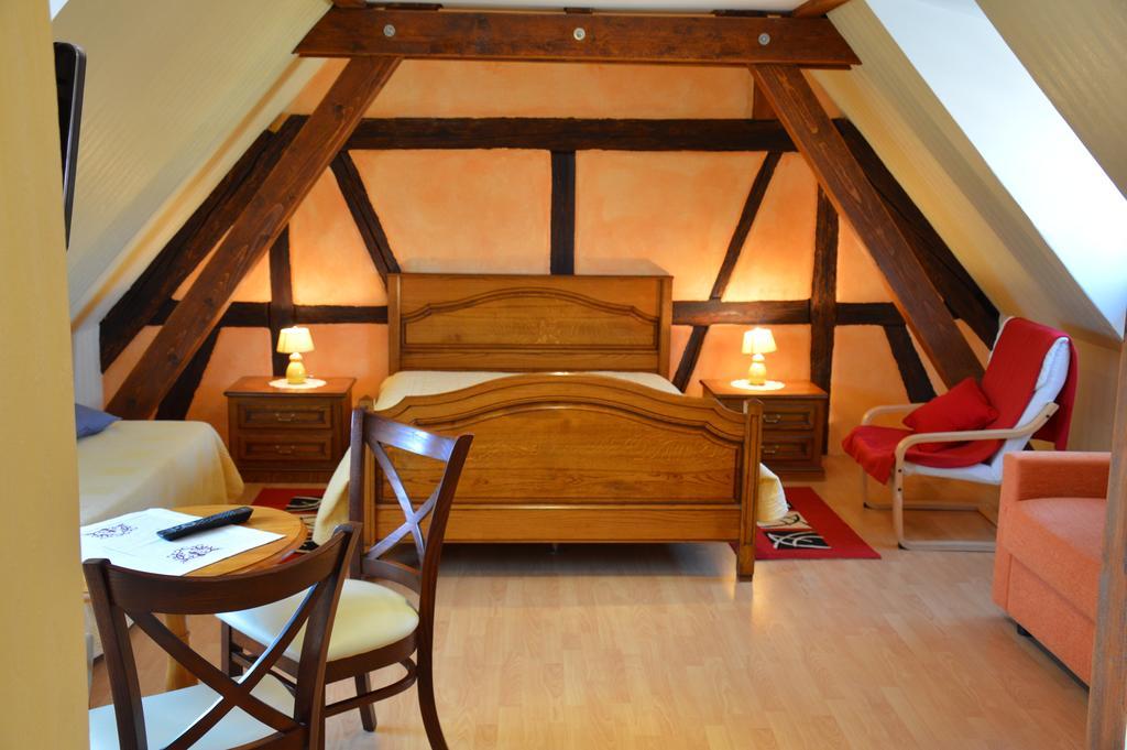 La Grange Du Pape - Annexe De L'Hotel La Ferme Du Pape 엥기쉬하임 외부 사진